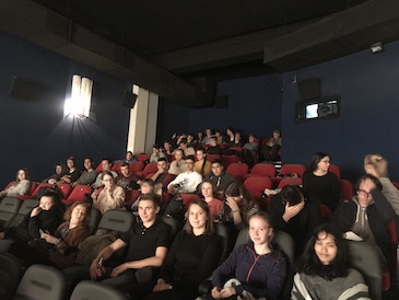 SchülerInnen des MTG Augsburg besuchen das Italienische Kinofestival